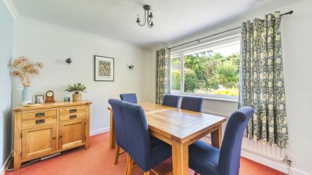 4 bedroom Detached house for sale in Pares Way, Ockbrook, Derby, DE72