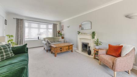 4 bedroom Detached house for sale in Pares Way, Ockbrook, Derby, DE72