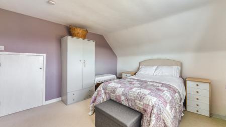4 bedroom Detached house for sale in Pares Way, Ockbrook, Derby, DE72