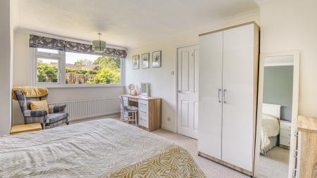 4 bedroom Detached house for sale in Pares Way, Ockbrook, Derby, DE72