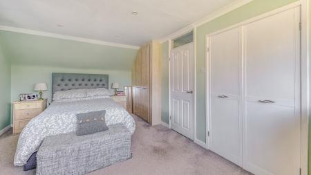 4 bedroom Detached house for sale in Pares Way, Ockbrook, Derby, DE72