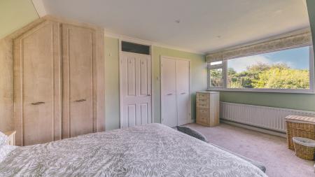 4 bedroom Detached house for sale in Pares Way, Ockbrook, Derby, DE72