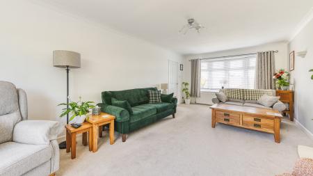 4 bedroom Detached house for sale in Pares Way, Ockbrook, Derby, DE72