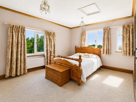 5 bedroom Farm House for sale in Buckford Lane, Stenson, DE73