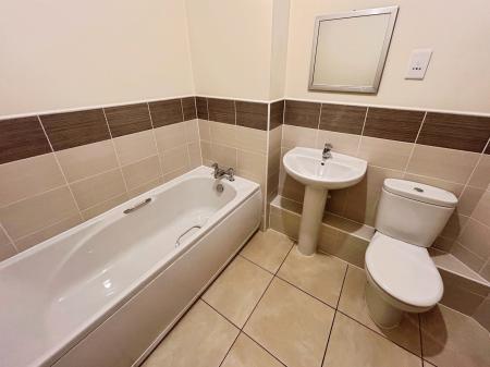 2 bedroom Apartment to let in College Green Walk, Mickleover, Derby, DE3