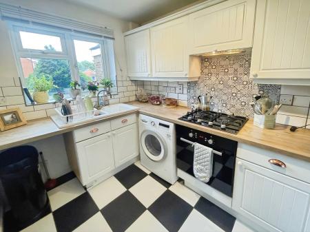2 bedroom Terraced House to let in Taverners Crescent, Littleover, Derby, DE23