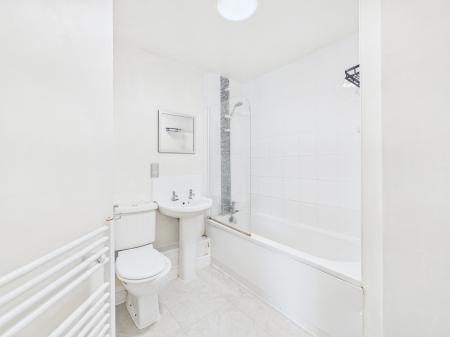 2 bedroom Apartment for sale in City Road, Chester Green, Derby, DE1
