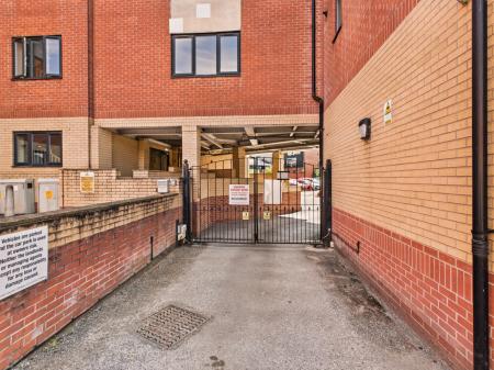 2 bedroom Apartment for sale in City Road, Chester Green, Derby, DE1