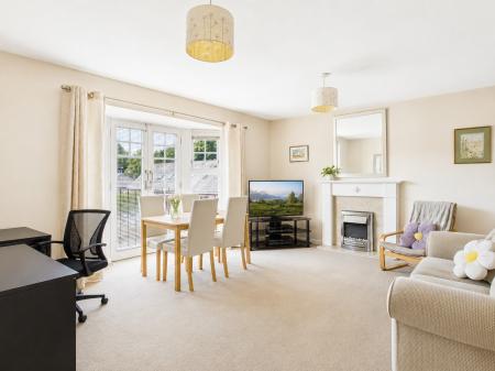2 bedroom Flat for sale in Roman Road, Chester Green, Derby, DE1