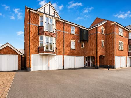 2 bedroom Flat for sale in Roman Road, Chester Green, Derby, DE1