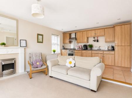 2 bedroom Flat for sale in Roman Road, Chester Green, Derby, DE1