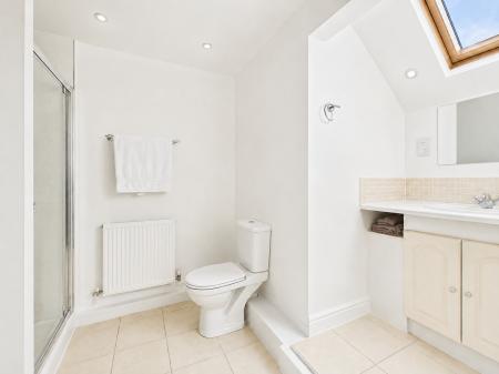 2 bedroom Flat for sale in Roman Road, Chester Green, Derby, DE1