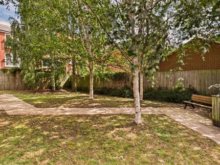 2 bedroom Flat for sale in Roman Road, Chester Green, Derby, DE1