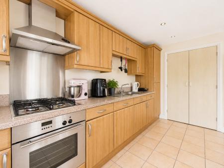 2 bedroom Flat for sale in Roman Road, Chester Green, Derby, DE1