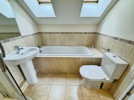 2 bedroom Apartment to let in Cole Lane, Borrowash, Derby, DE72