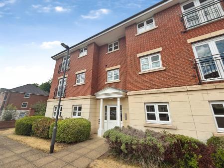 2 bedroom Flat to let in Badgerdale Way, Heatherton Village, Derby, DE23