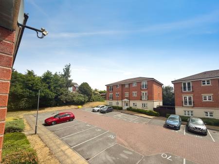 2 bedroom Flat to let in Badgerdale Way, Heatherton Village, Derby, DE23