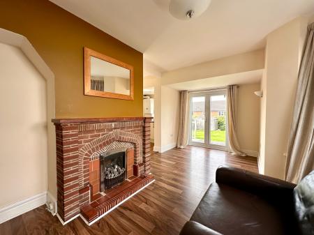 3 bedroom Detached house to let in Kings Drive, Littleover, Derby, DE23
