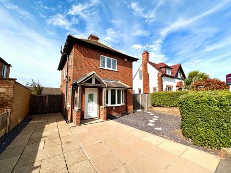 3 bedroom Detached house to let in Kings Drive, Littleover, Derby, DE23