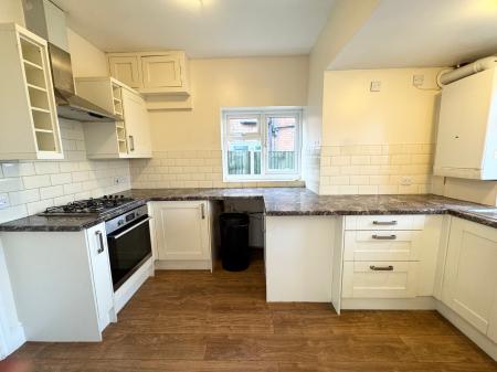 3 bedroom Detached house to let in Kings Drive, Littleover, Derby, DE23