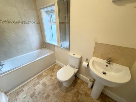 3 bedroom Detached house to let in Kings Drive, Littleover, Derby, DE23