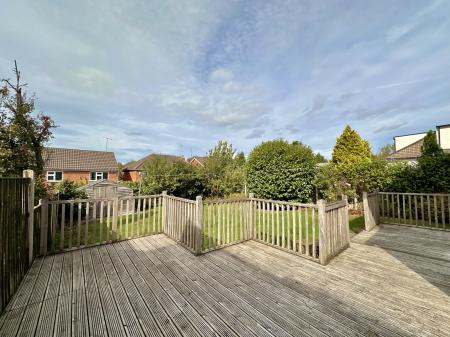 3 bedroom Detached house to let in Kings Drive, Littleover, Derby, DE23