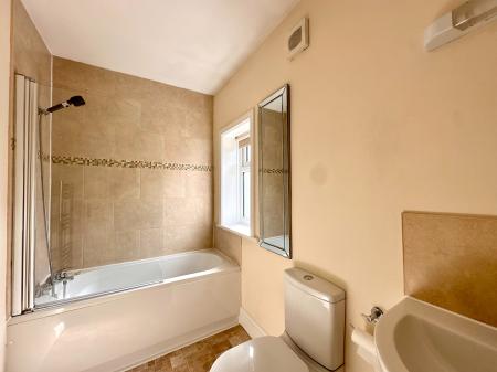 3 bedroom Detached house to let in Kings Drive, Littleover, Derby, DE23