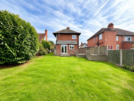 3 bedroom Detached house to let in Kings Drive, Littleover, Derby, DE23