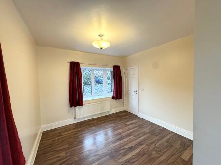 3 bedroom Detached house to let in Kings Drive, Littleover, Derby, DE23
