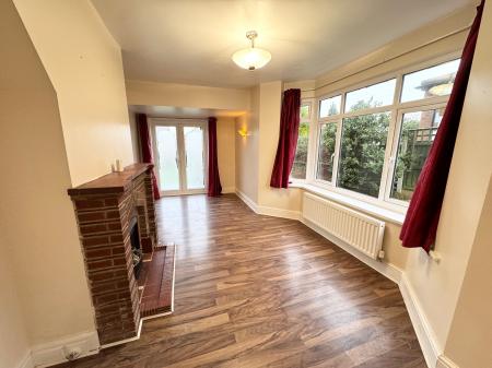 3 bedroom Detached house to let in Kings Drive, Littleover, Derby, DE23