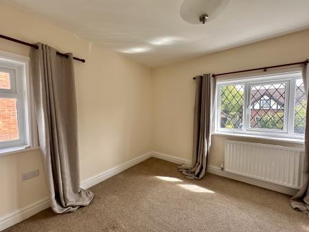 3 bedroom Detached house to let in Kings Drive, Littleover, Derby, DE23
