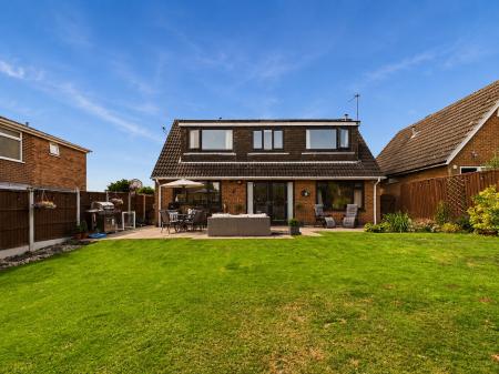 4 bedroom Detached house for sale in Top Manor Close, Ockbrook, DE72