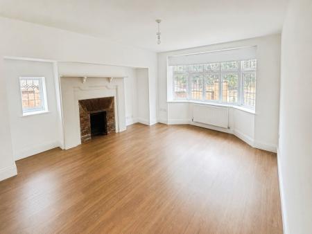 3 bedroom Detached house to let in Burton Road, Littleover, Derby, DE23