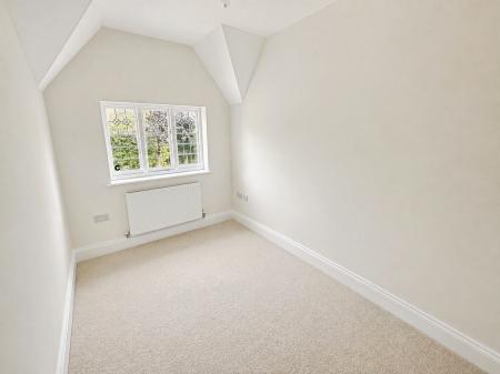 3 bedroom Detached house to let in Burton Road, Littleover, Derby, DE23