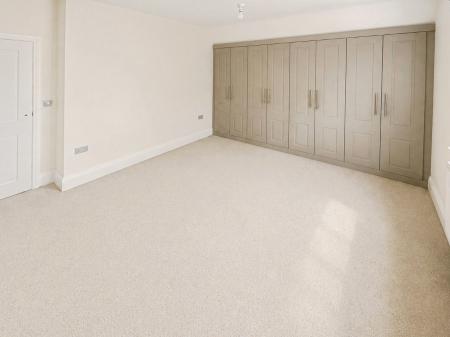 3 bedroom Detached house to let in Burton Road, Littleover, Derby, DE23