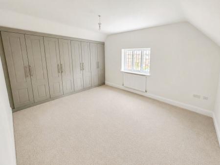 3 bedroom Detached house to let in Burton Road, Littleover, Derby, DE23
