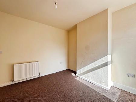 2 bedroom Terraced House to let in Catherine Street, Alfreton, Derby, DE55
