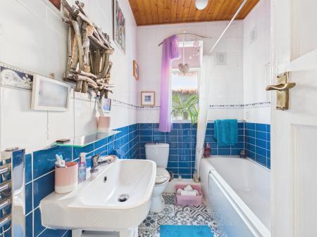 2 bedroom Bungalow for sale in Suffolk Avenue, Derby, DE21