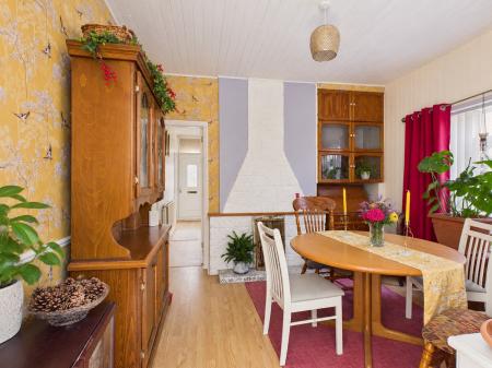 2 bedroom Bungalow for sale in Suffolk Avenue, Derby, DE21