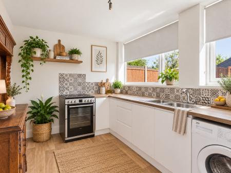 2 bedroom Bungalow for sale in Suffolk Avenue, Derby, DE21