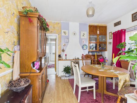 2 bedroom Bungalow for sale in Suffolk Avenue, Derby, DE21