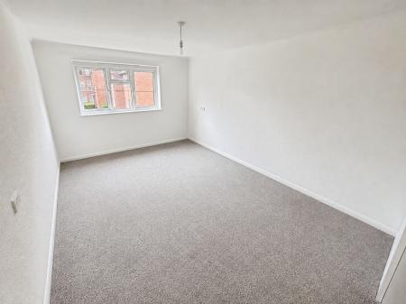 1 bedroom Flat to let in California Gardens, Derby, Derby, DE22