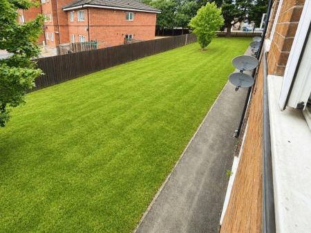 1 bedroom Flat to let in California Gardens, Derby, Derby, DE22