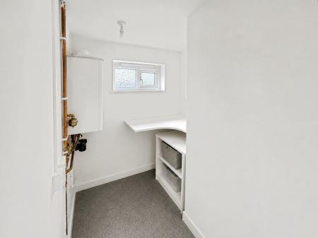 1 bedroom Flat to let in California Gardens, Derby, Derby, DE22