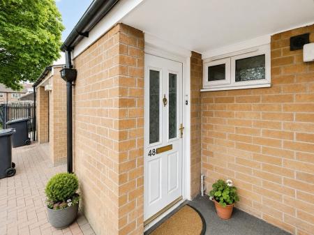 1 bedroom Flat to let in California Gardens, Derby, Derby, DE22