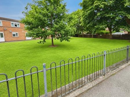 1 bedroom Flat to let in California Gardens, Derby, Derby, DE22