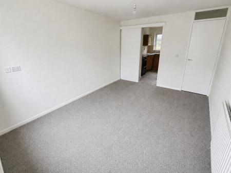 1 bedroom Flat to let in California Gardens, Derby, Derby, DE22