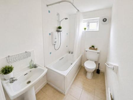 1 bedroom Flat to let in California Gardens, Derby, Derby, DE22