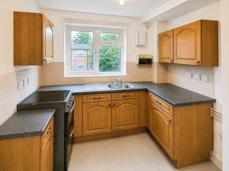 1 bedroom Flat to let in California Gardens, Derby, Derby, DE22