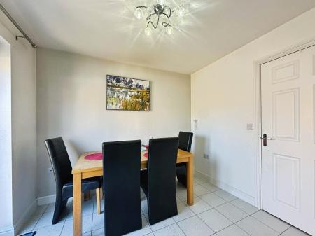 3 bedroom Semi-detached house to let in Richardson Way, Derby, DE22